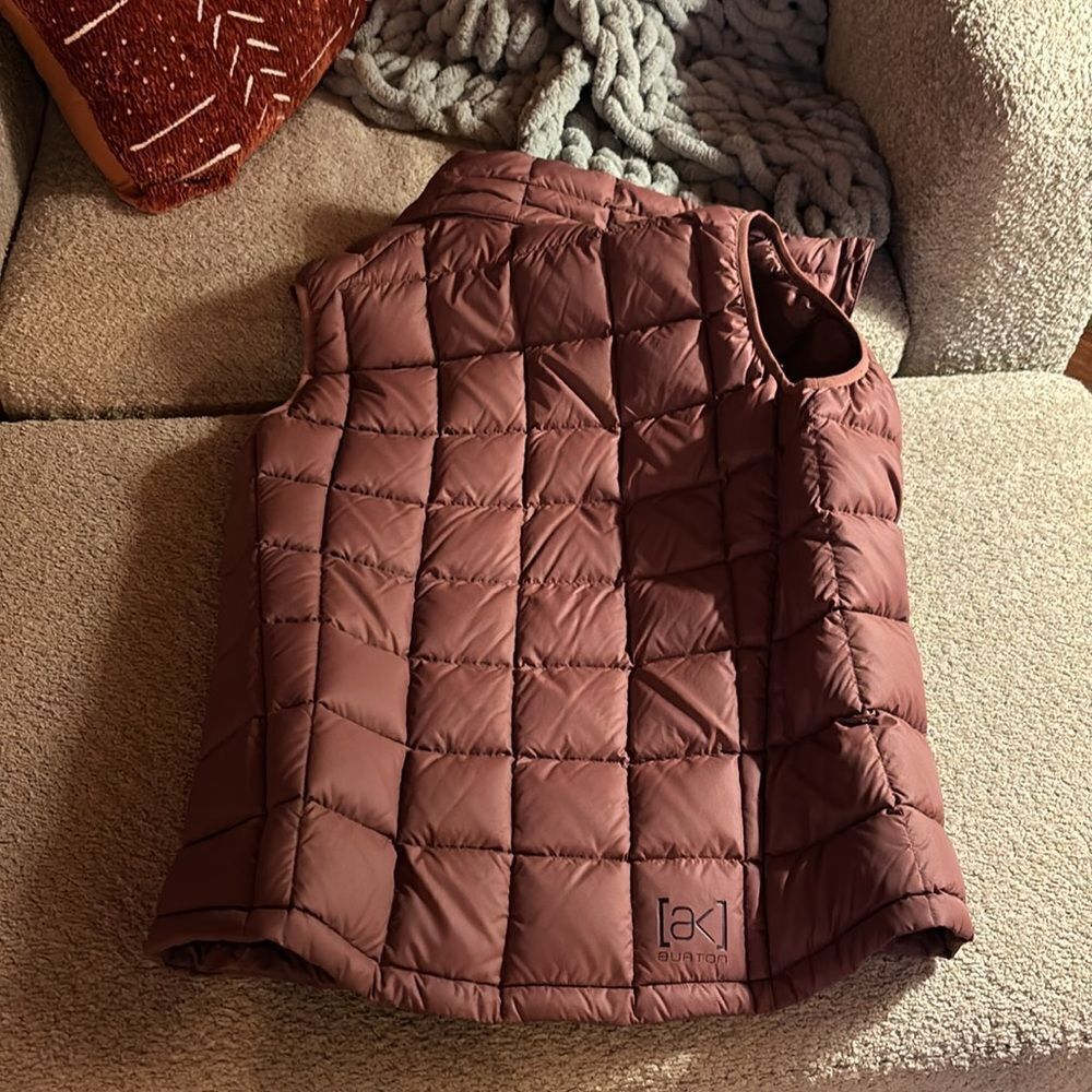 AK Burton Rose Down quilted Vest like new - Picture 11 of 16